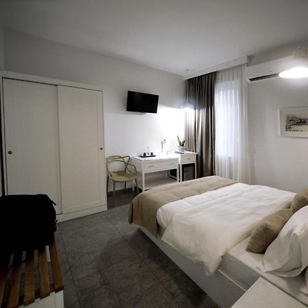 Konak Rooms L Skanderbeg Square Tirana Exterior photo